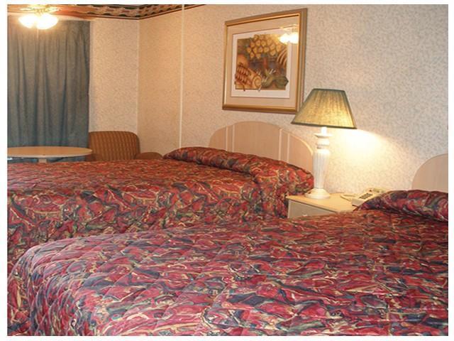 Scottish Inn Augusta Quarto foto
